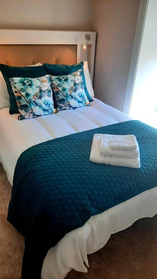 The Dolphin Hotel Crossmolina Zewnętrze zdjęcie